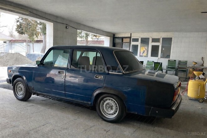 LADA (VAZ) 2107-2