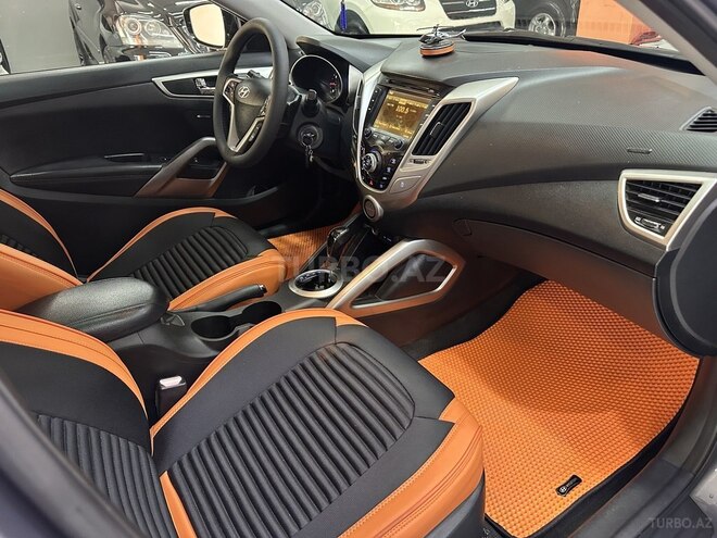 Hyundai Veloster-17