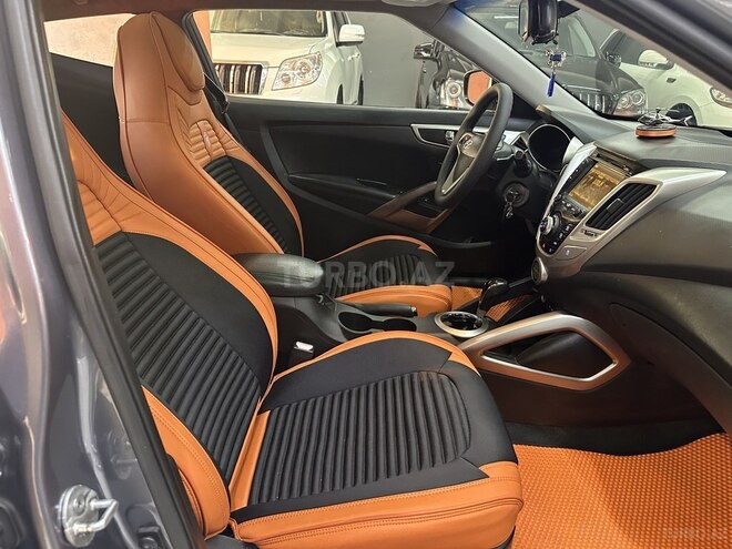 Hyundai Veloster-16