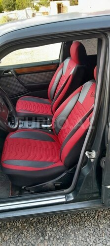 Mercedes 250 D-10