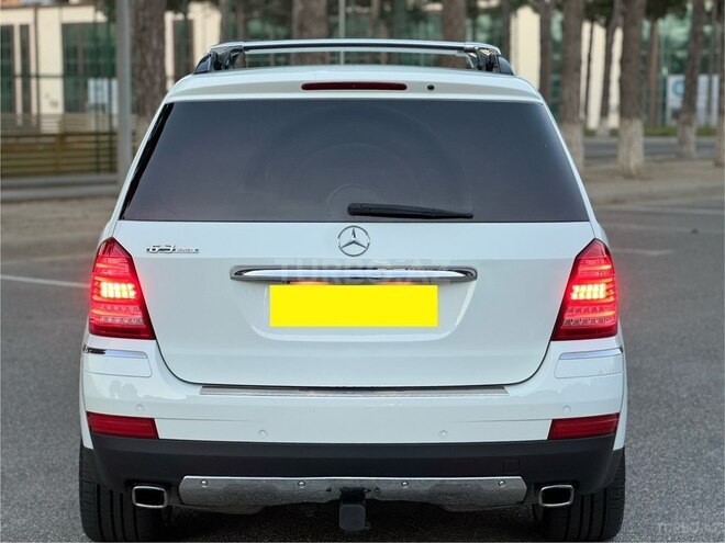 Mercedes GL 450 4MATIC-10