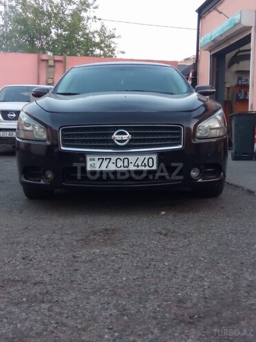 Nissan Maxima-1