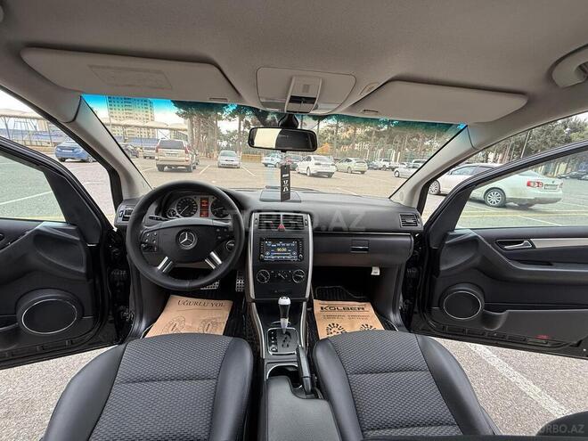 Mercedes B 180-2