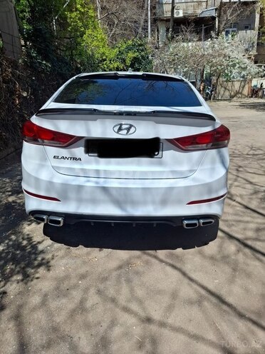 Hyundai Elantra-2