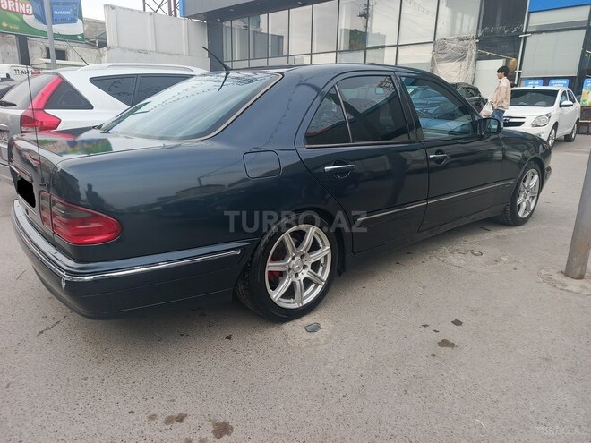 Mercedes E 220-3