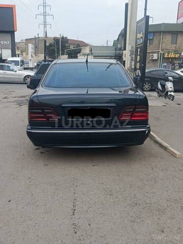 Mercedes E 220-5