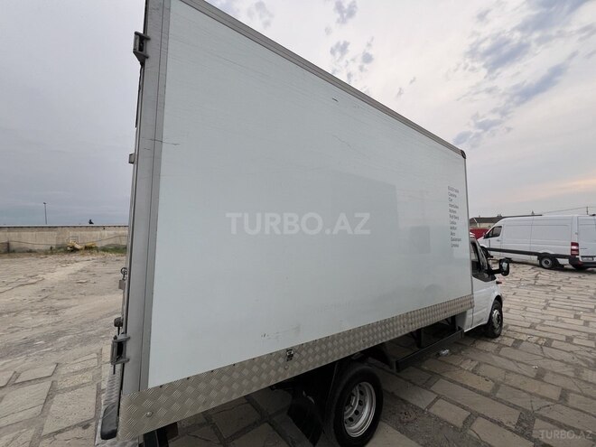 Ford Transit-4