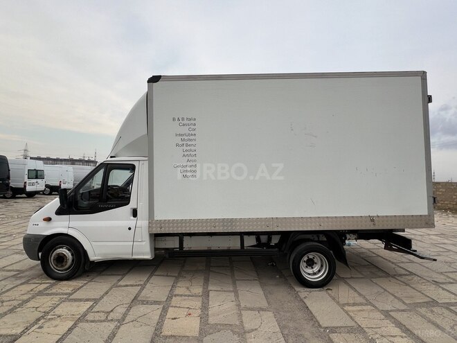 Ford Transit-3