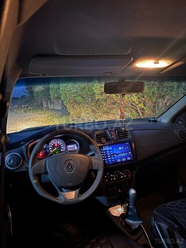 Renault Logan-4