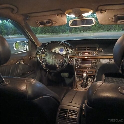 Mercedes E 270-7