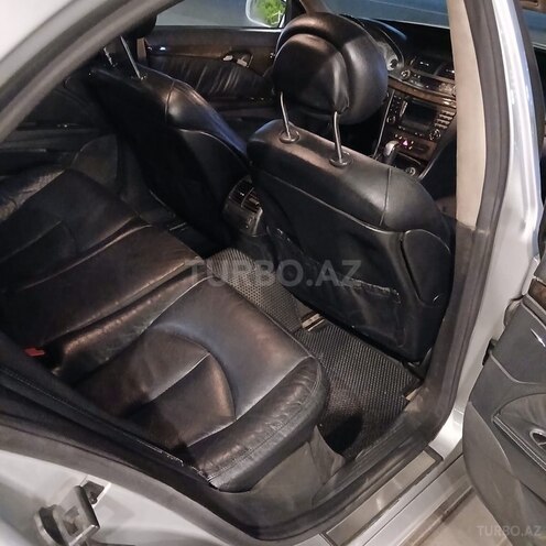 Mercedes E 270-5