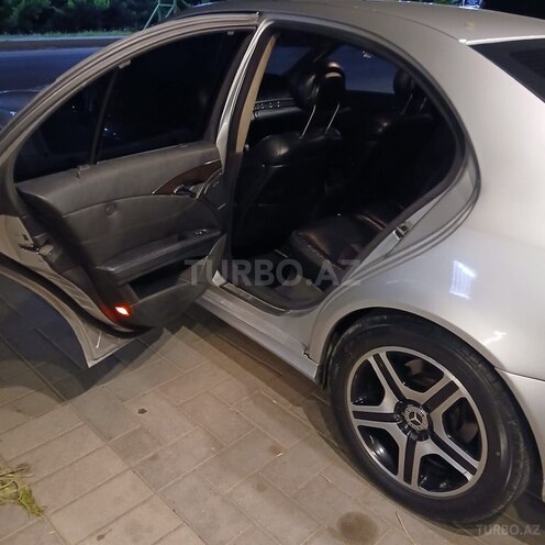 Mercedes E 270-8