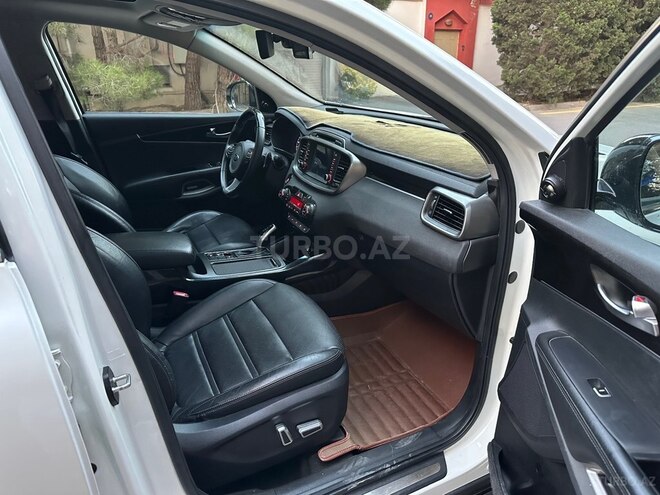 Kia Sorento-11