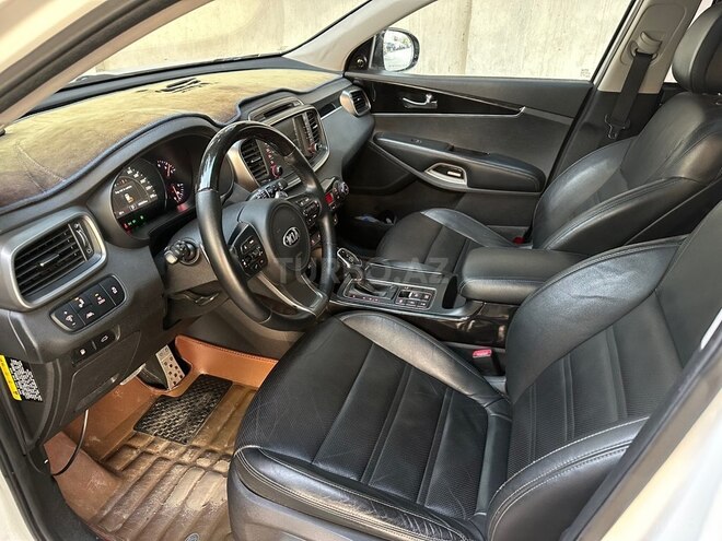 Kia Sorento-19