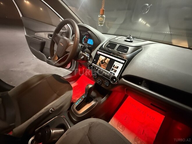 Chevrolet Cobalt-13
