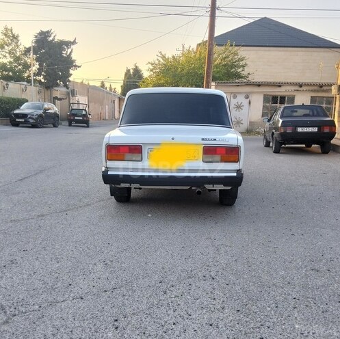 LADA (VAZ) 2107-2