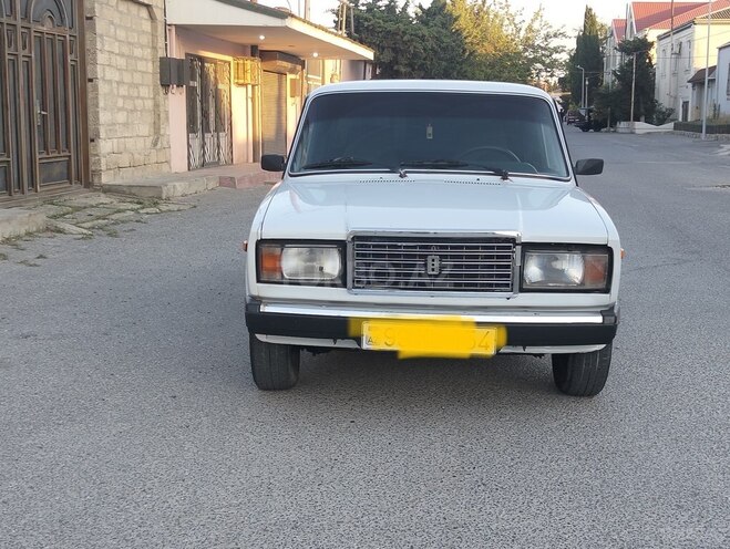 LADA (VAZ) 2107-1