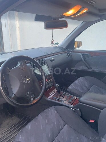 Mercedes E 240-3