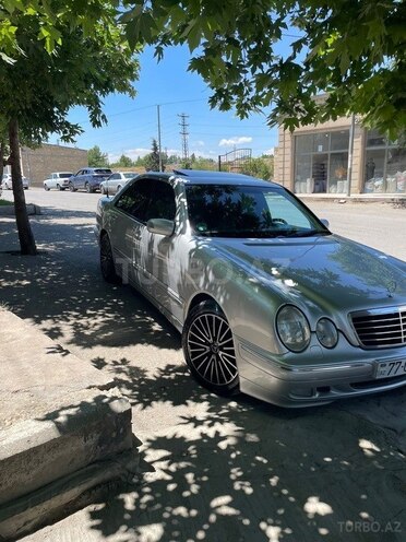 Mercedes E 240-7