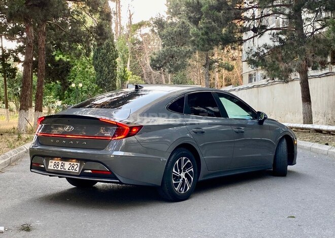 Hyundai Sonata-6