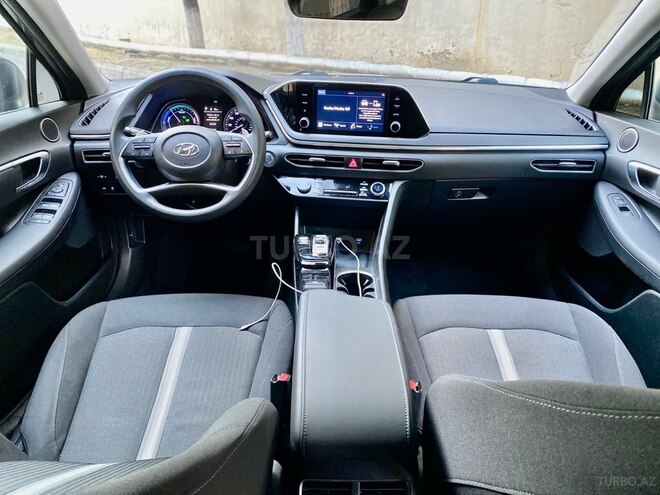 Hyundai Sonata-21