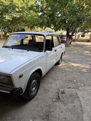 LADA (VAZ) 2107-2