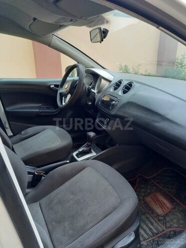 SEAT Ibiza-6