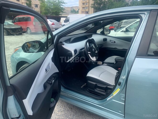 Toyota Prius-6