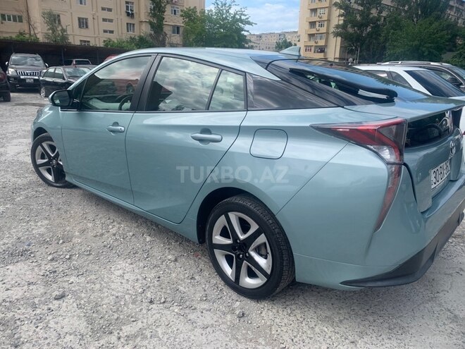Toyota Prius-4