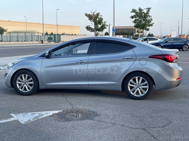 Hyundai Avante-9