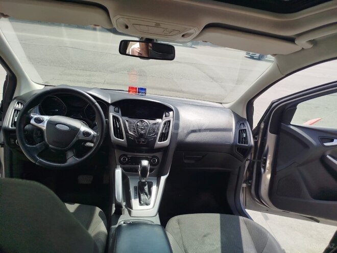 Ford Focus-7