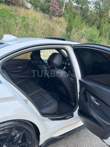 BMW 330-11