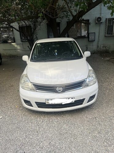 Nissan Tiida-2