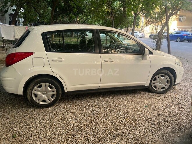 Nissan Tiida-4