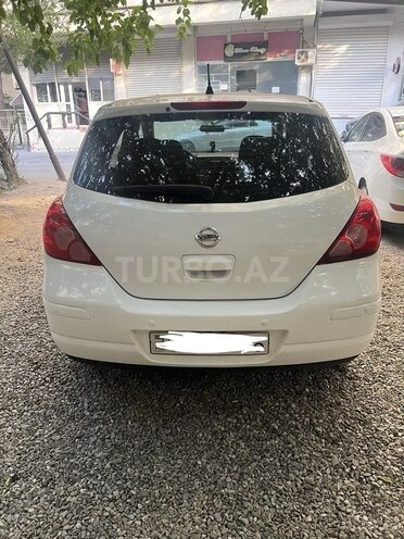 Nissan Tiida-5
