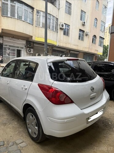 Nissan Tiida-11