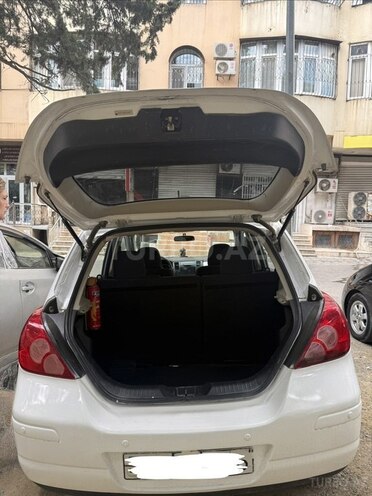 Nissan Tiida-15