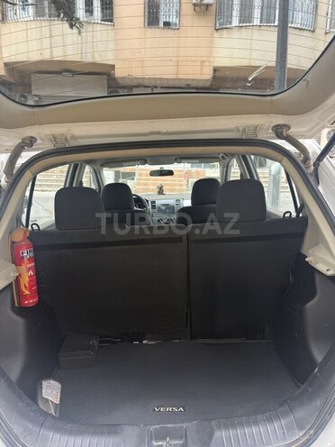 Nissan Tiida-13
