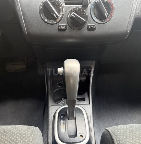Nissan Tiida-9