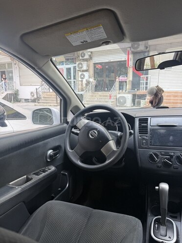 Nissan Tiida-8