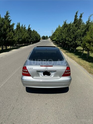 Mercedes E 320-8