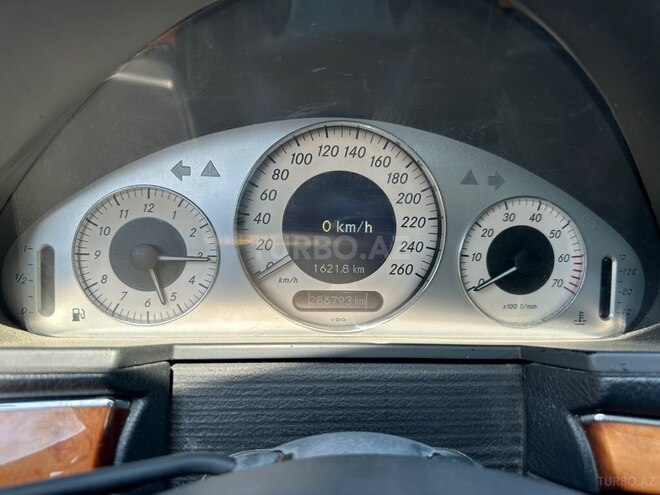 Mercedes E 320-18