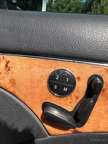 Mercedes E 320-12