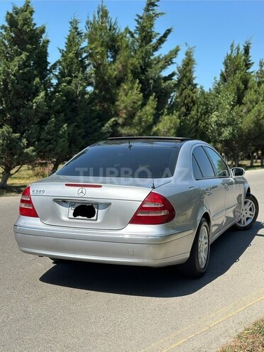 Mercedes E 320-9