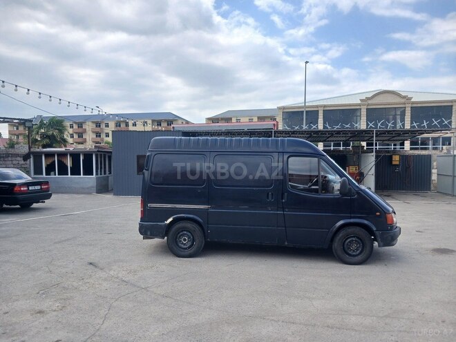 Ford Transit-6