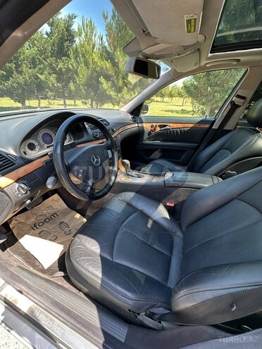 Mercedes E 320-13