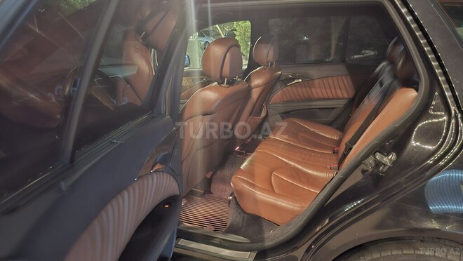 Mercedes E 220-10