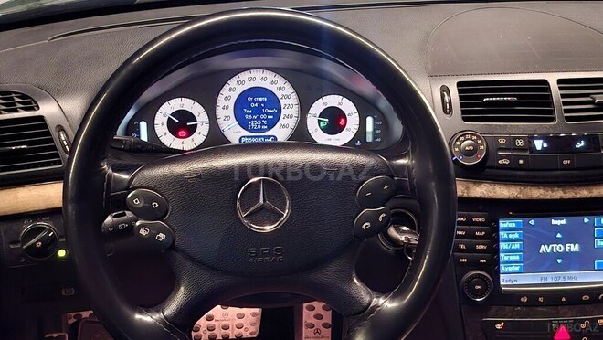 Mercedes E 220-12