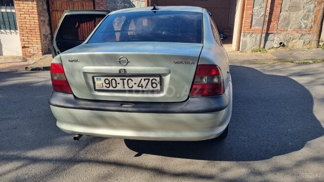 Opel Vectra-2