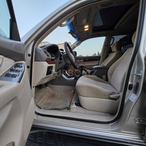 Toyota Land Cruiser Prado-10